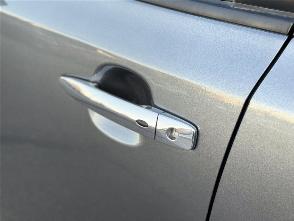 Used 2022 Nissan Leaf S image 10