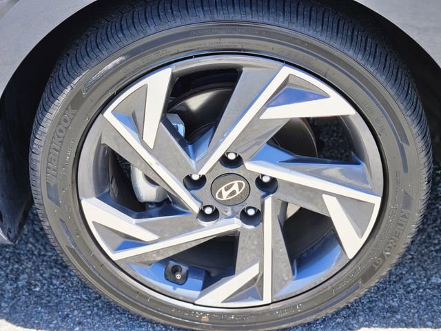 Used 2025 Hyundai Elantra Limited FWD image 10