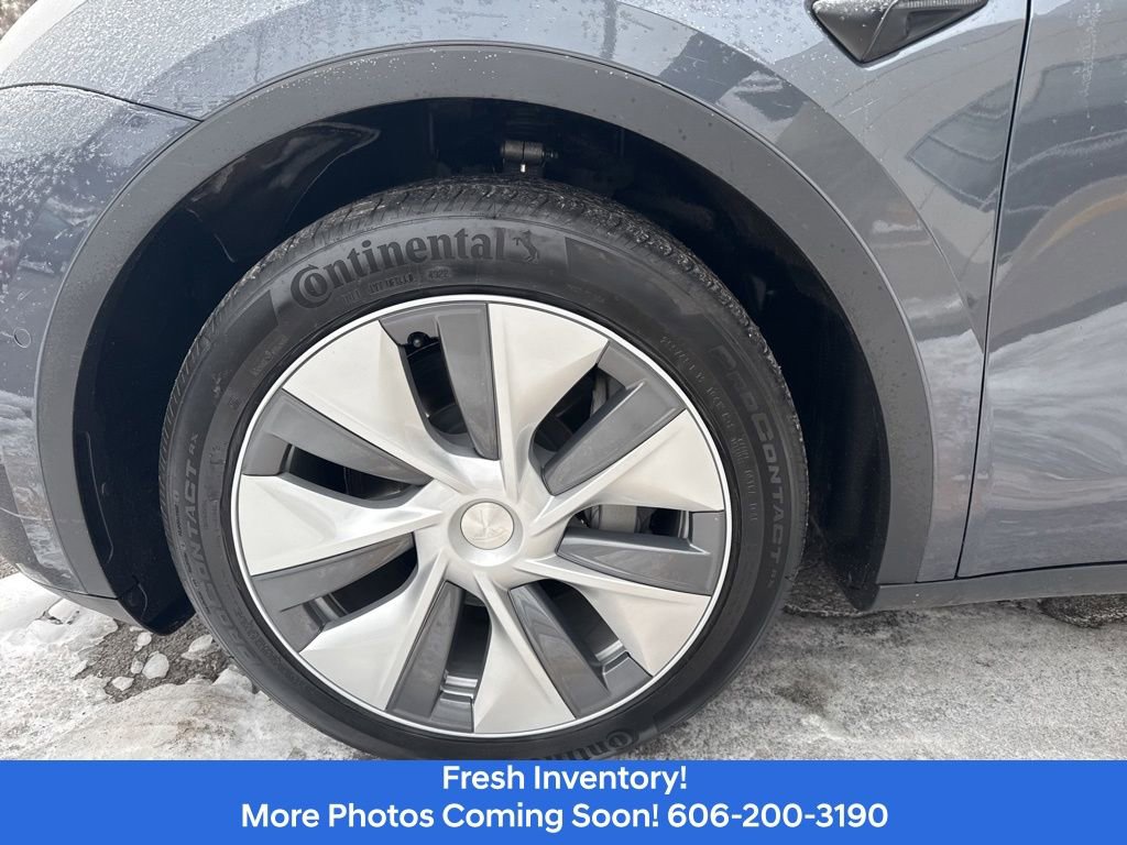 Used 2022 Tesla Model Y Long Range image 10