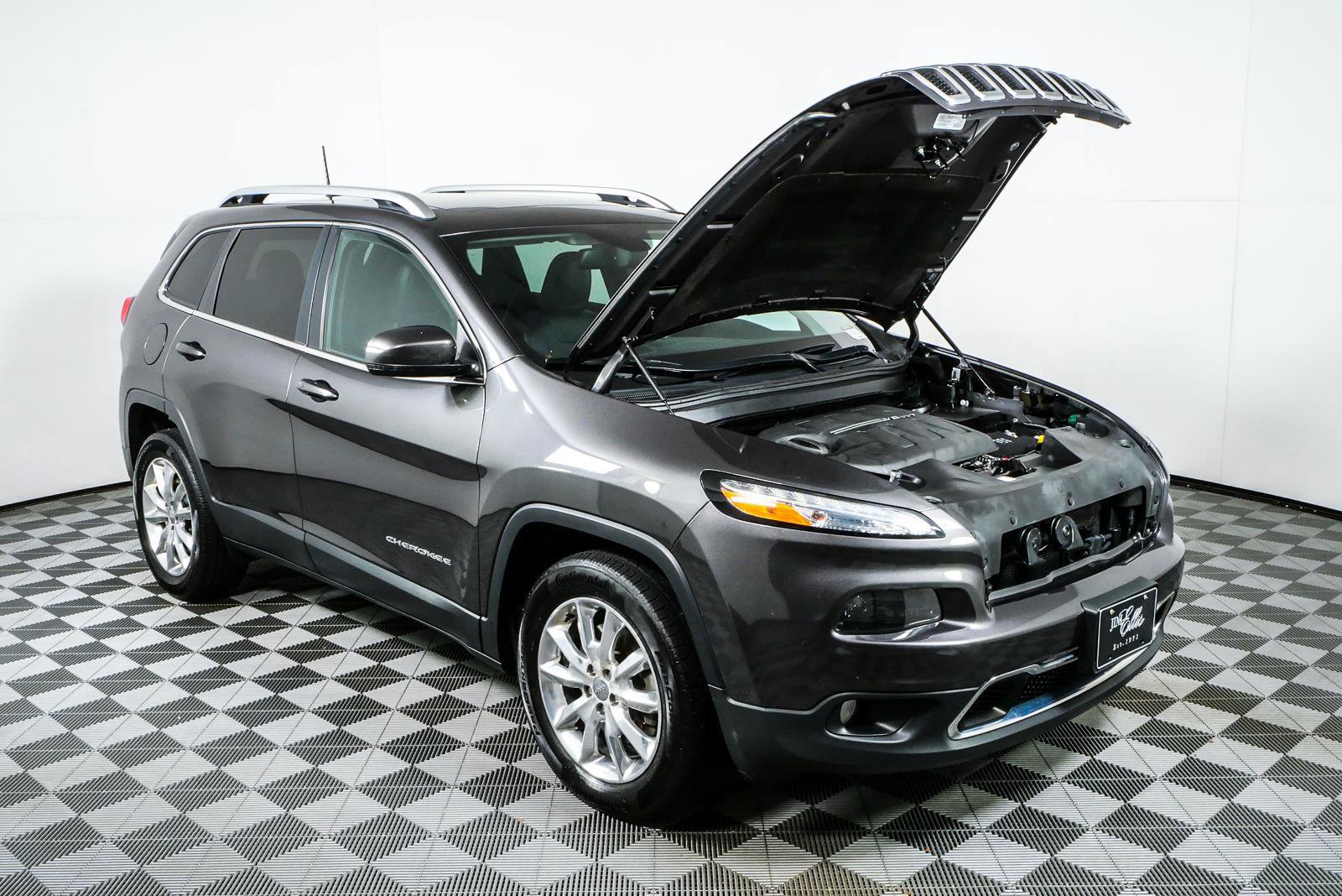 Used 2016 Jeep Cherokee Limited AWD/4WD image 33