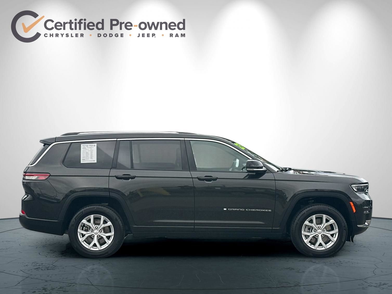 Used 2023 Jeep Grand Cherokee L Limited AWD/4WD image 3