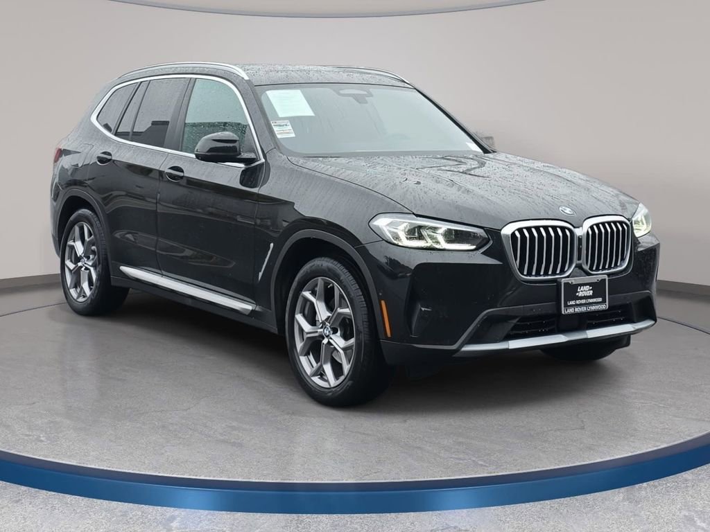 Used 2024 BMW X3 xDrive30i w/ Premium Package image 4
