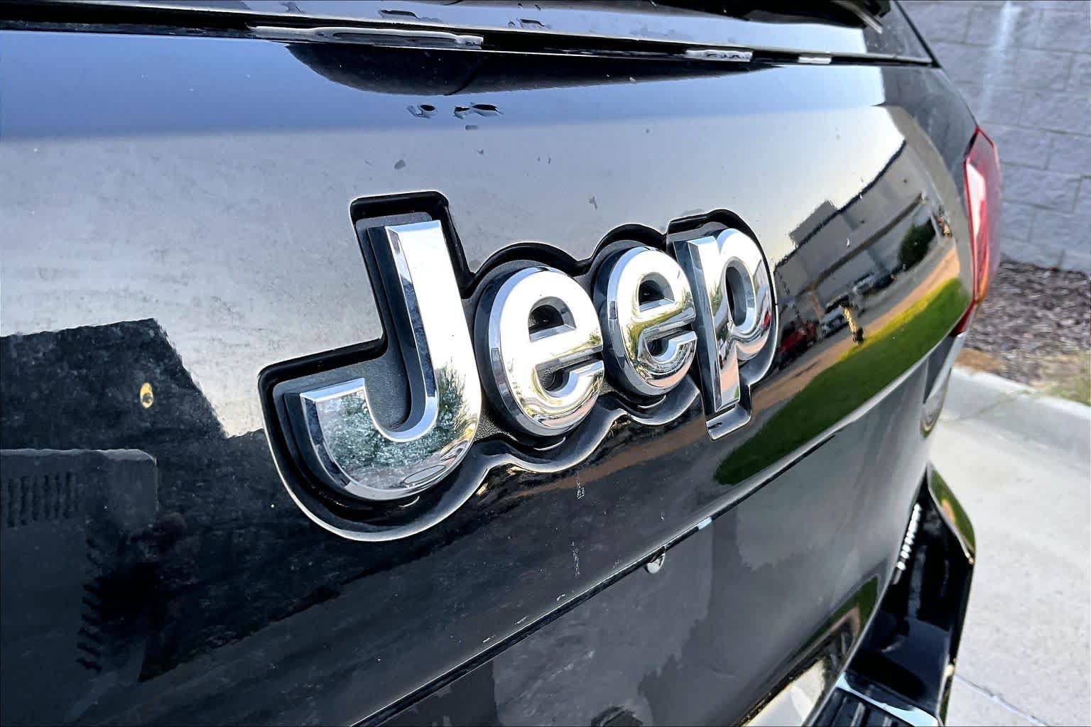 Used 2020 Jeep Grand Cherokee Limited w/ Luxury Group II RWD image 34