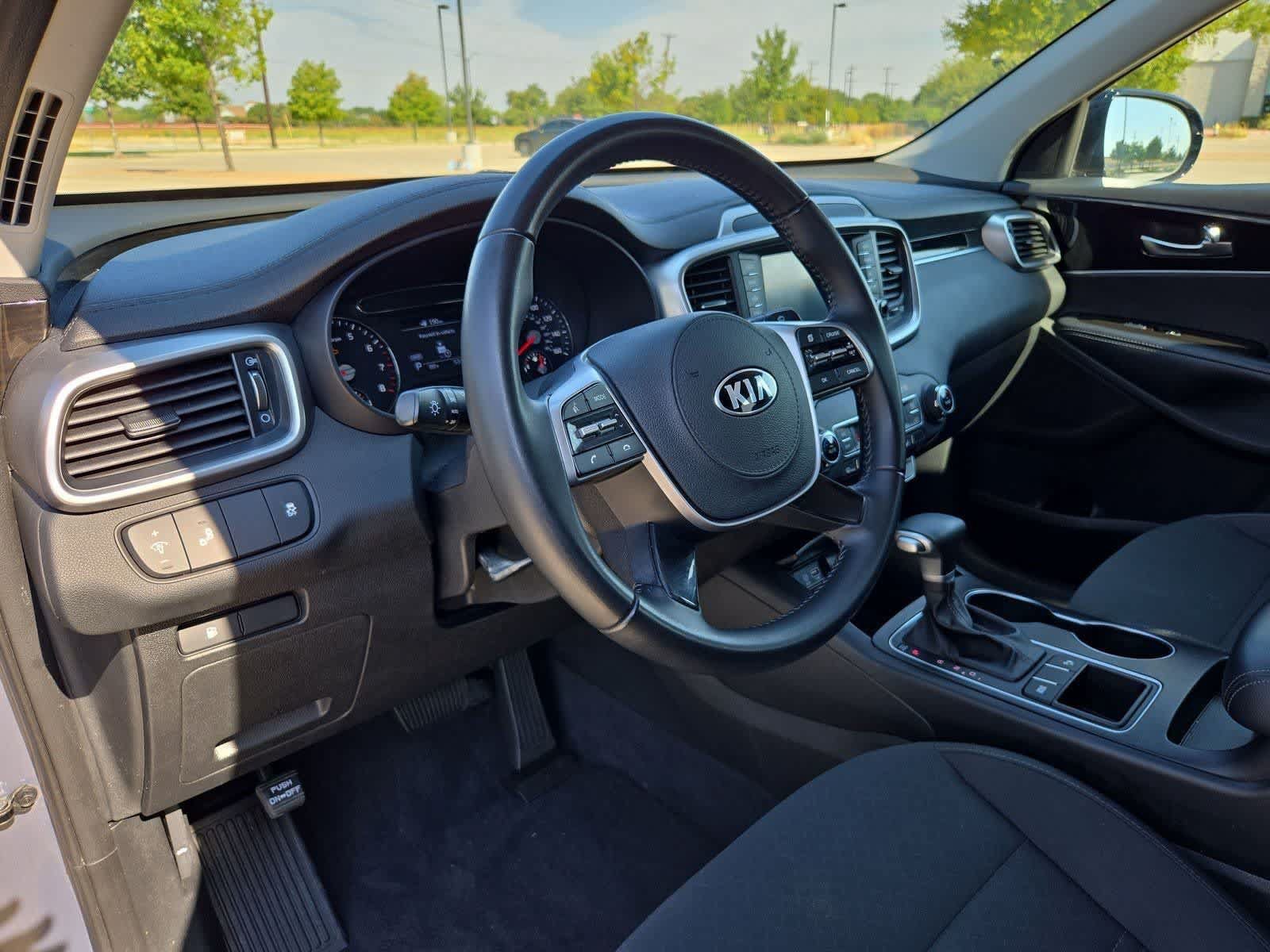 Used 2020 Kia Sorento S FWD image 2