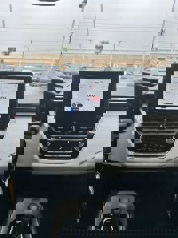 Used 2026 Toyota Corolla LE image 7