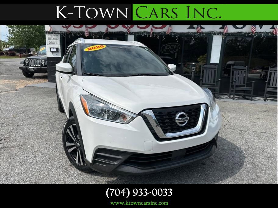 Used 2020 Nissan Kicks SV image 1
