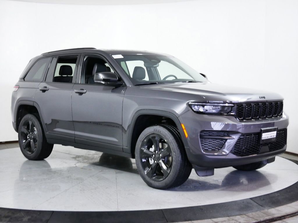 Certified 2024 Jeep Grand Cherokee Altitude image 2