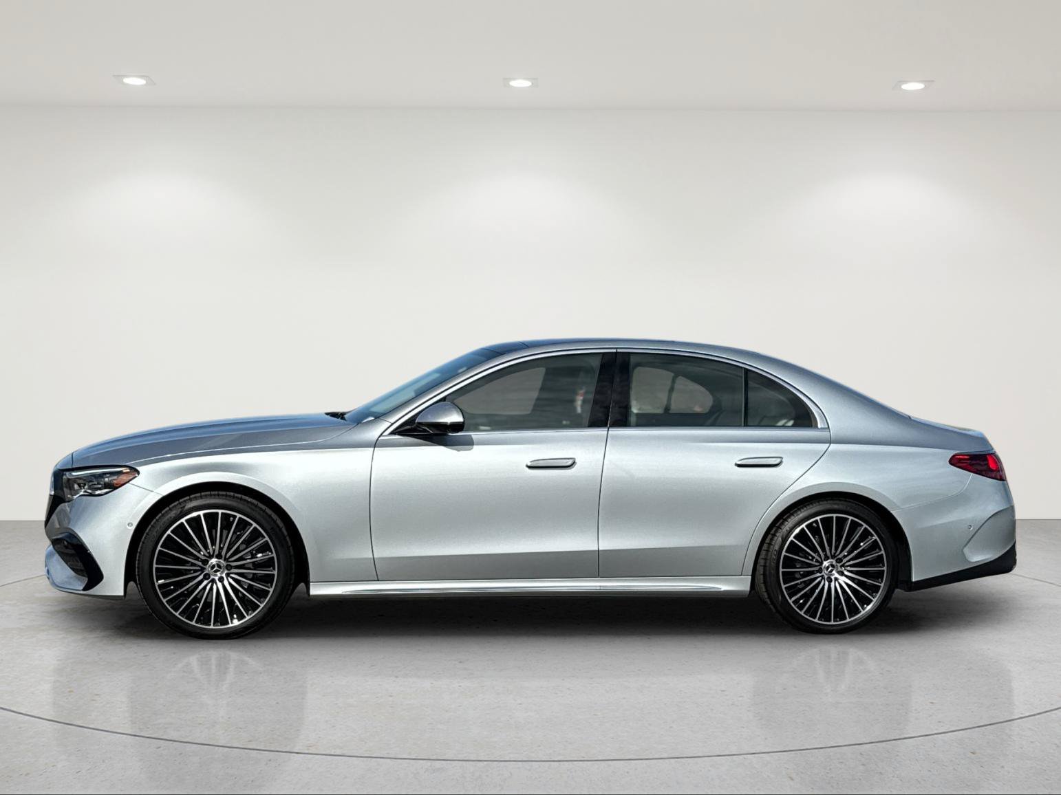 New 2027 Mercedes-Benz E 350 4MATIC Sedan image 2