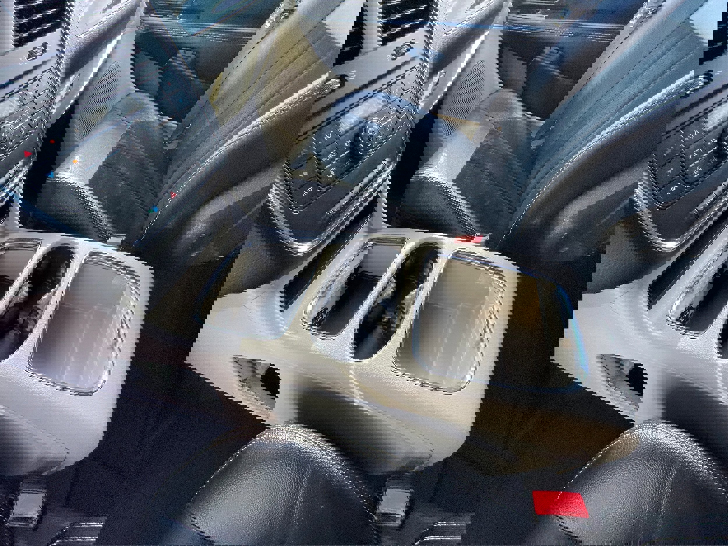 Used 2017 Dodge Grand Caravan SXT w/ Driver Convenience Group image 15