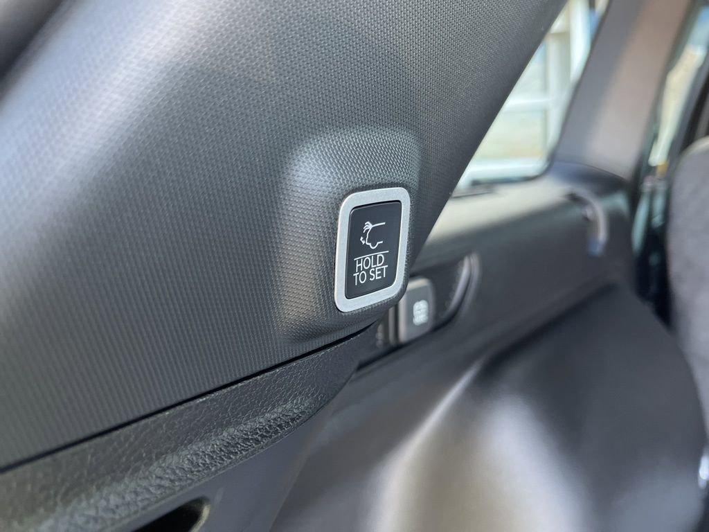 New 2025 Jeep Grand Cherokee Altitude image 35