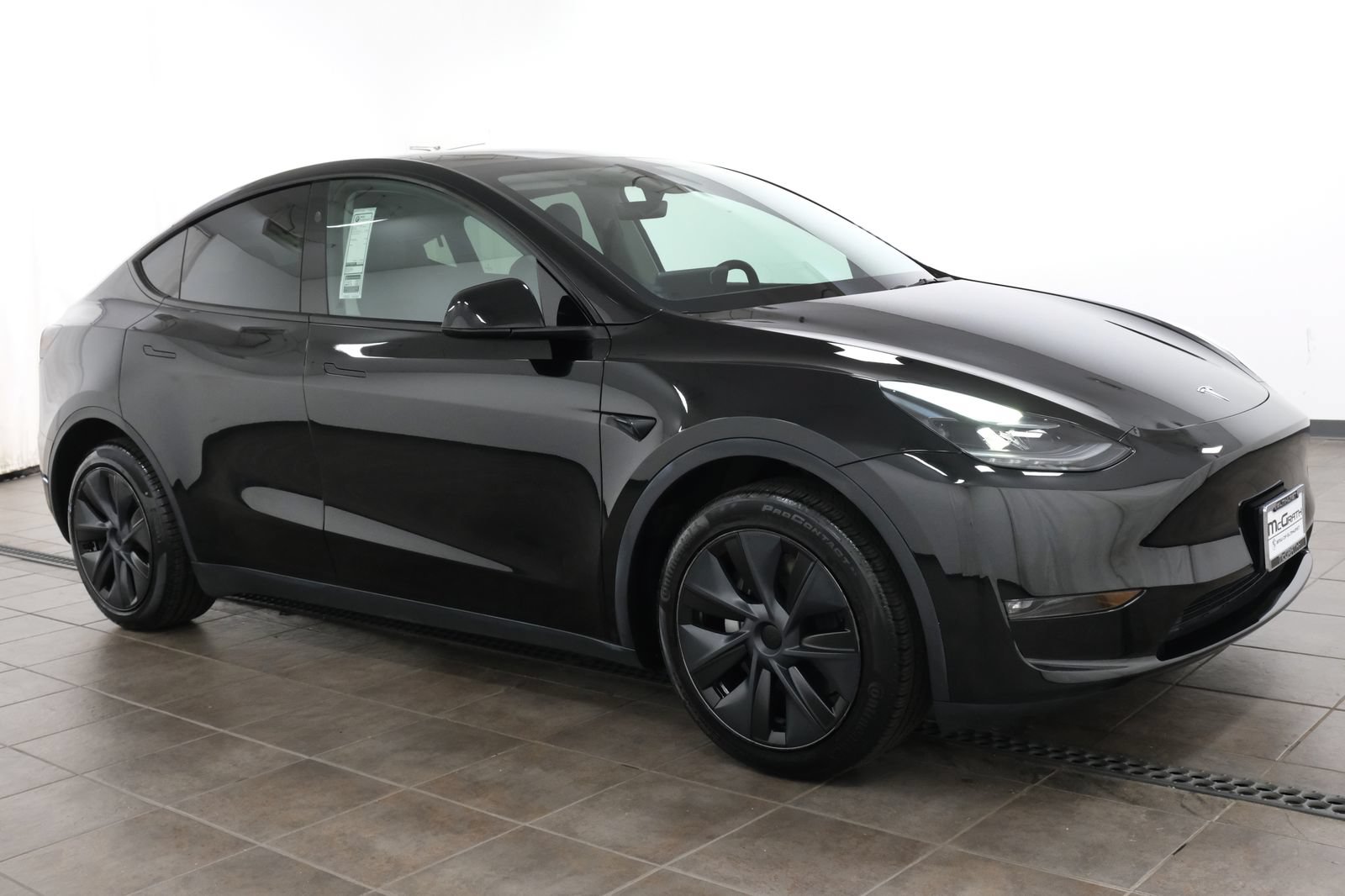 Used 2024 Tesla Model Y Long Range AWD/4WD image 8