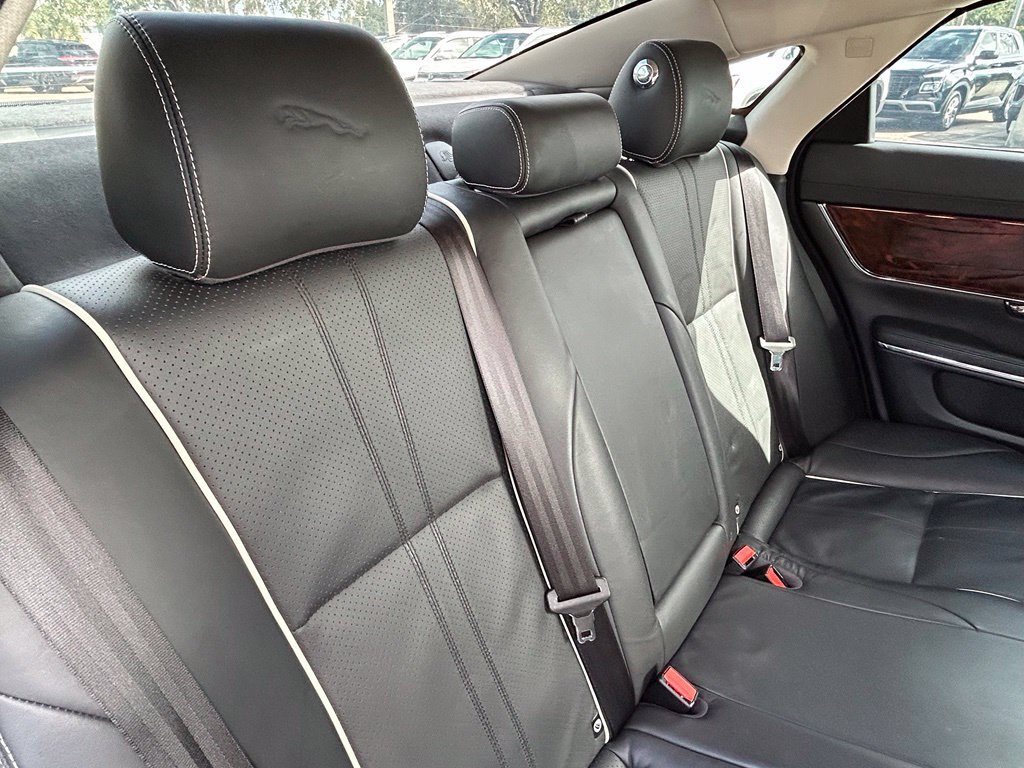 Used 2018 Jaguar XJ R-Sport RWD image 46