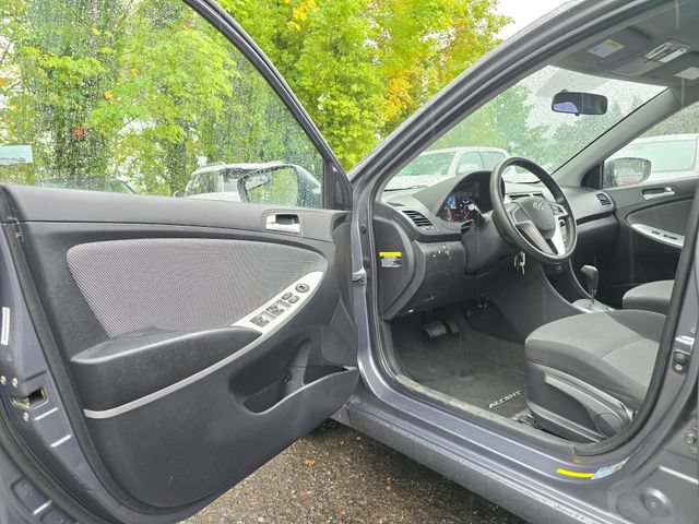 Used 2012 Hyundai Accent GS FWD image 19