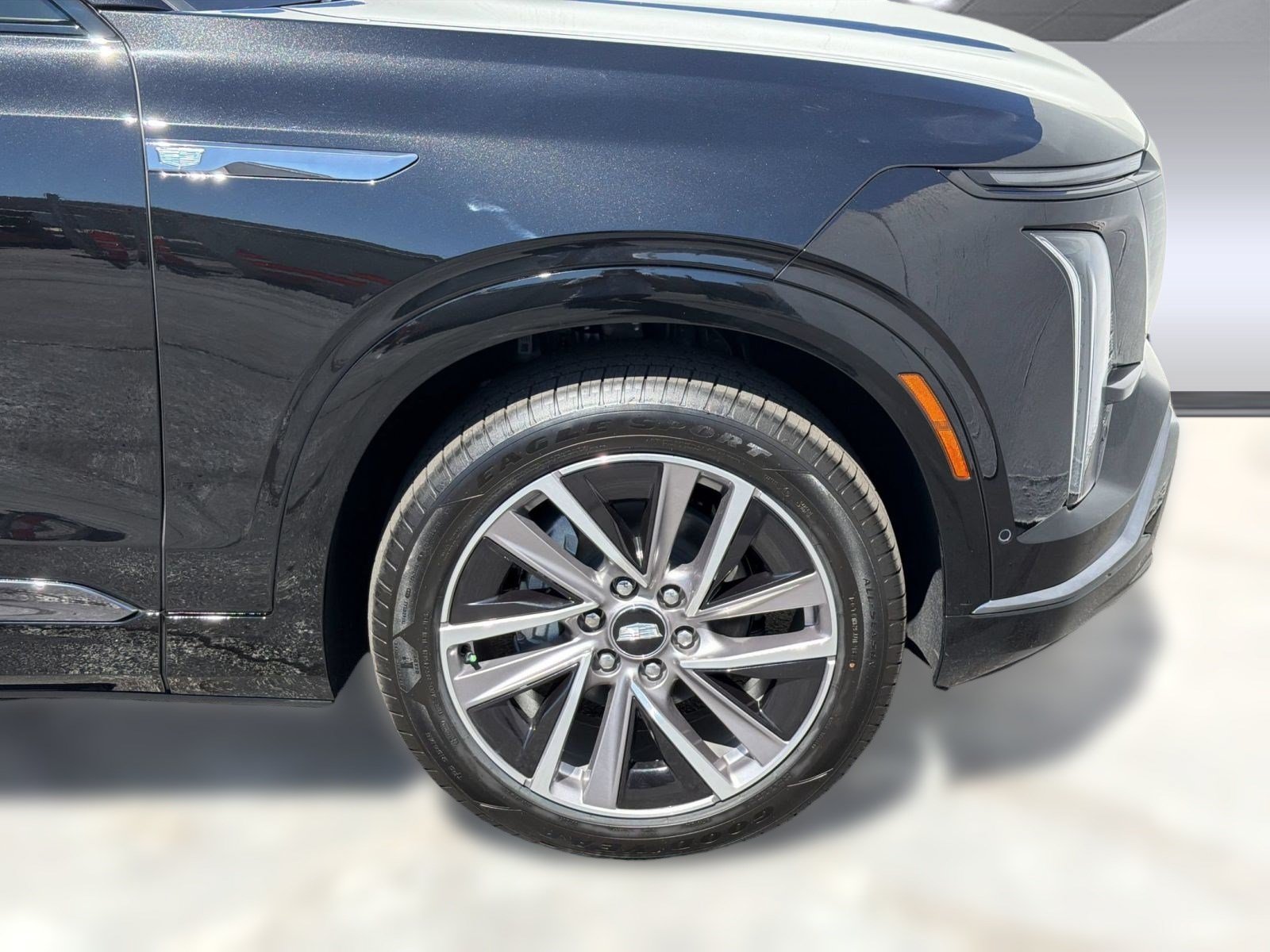 New 2027 Cadillac Vistiq Sport w/ LPO, Floor Liner Package AWD/4WD image 12