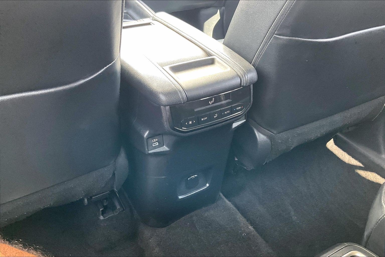 Used 2025 Toyota Grand Highlander FWD image 40