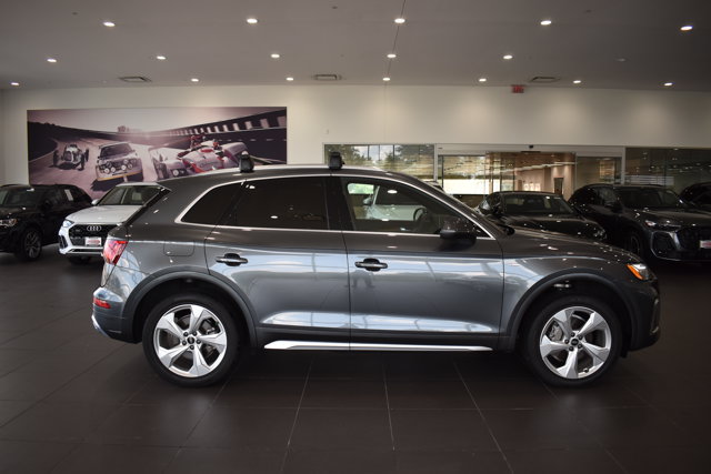Used 2023 Audi Q5 2.0T Premium Plus w/ Premium Plus Package AWD/4WD image 8