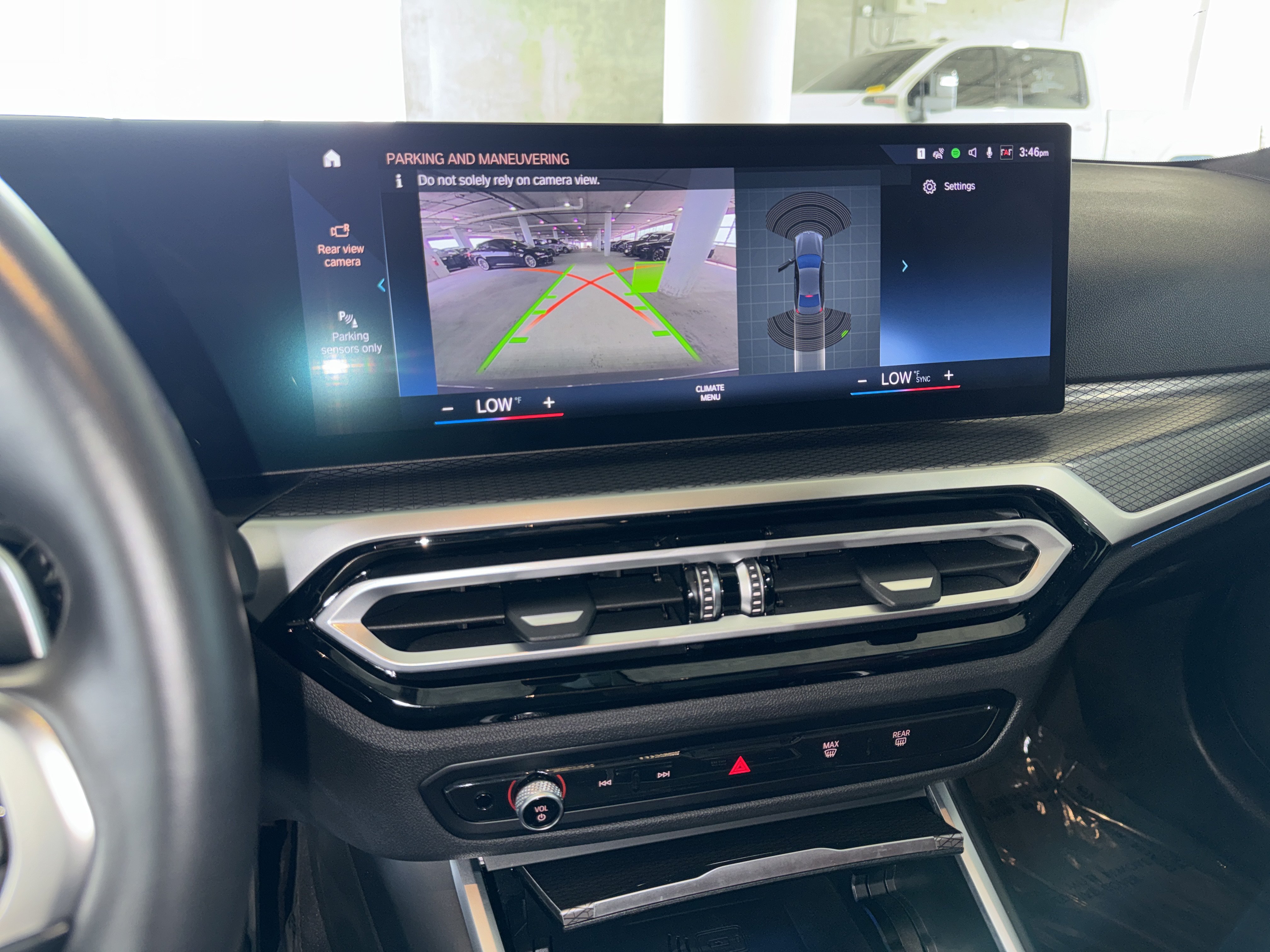 Used 2024 BMW 330i Sedan w/ M Sport Package RWD image 26