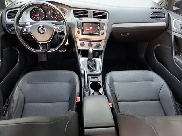 Used 2015 Volkswagen Golf TDI S image 10