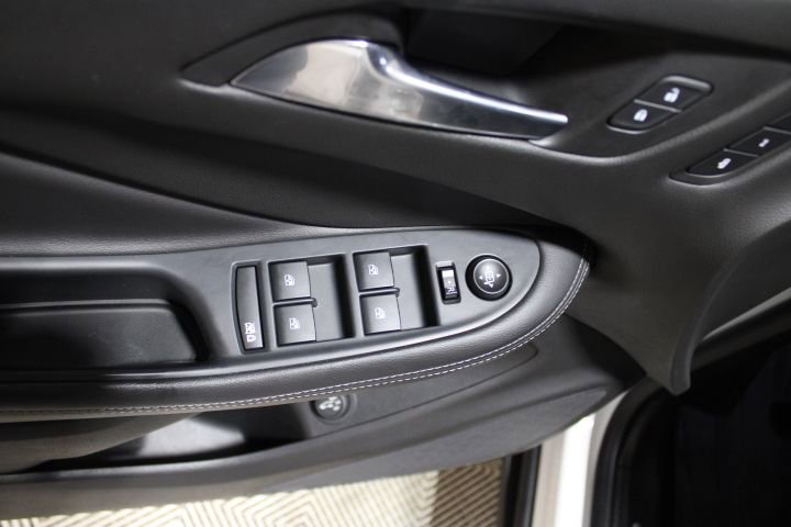 Used 2020 Buick Envision Essence image 16