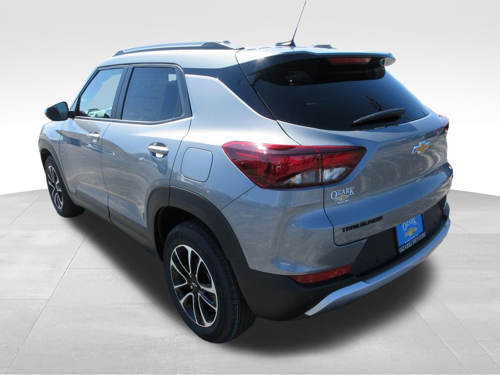 New 2026 Chevrolet TrailBlazer LT w/ LPO, Blackout Package FWD image 3