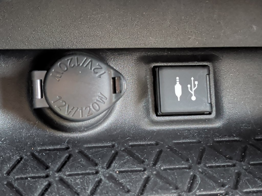 Used 2019 Toyota RAV4 LE w/ All Weather Liner Package AWD/4WD image 28