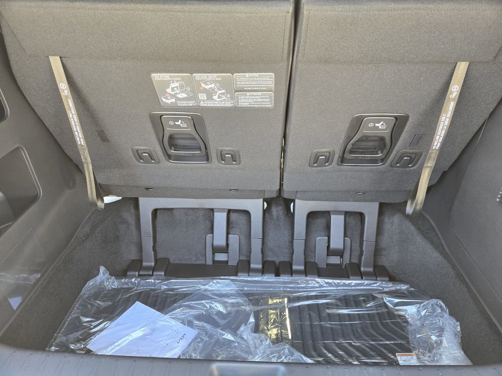 New 2026 Kia Carnival SX w/ SX Dark Edition Package FWD image 23