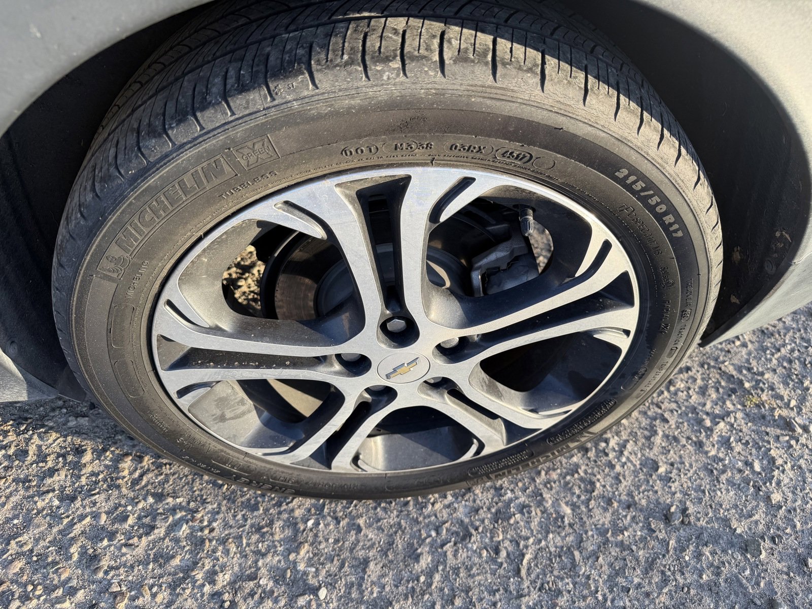 Used 2019 Chevrolet Bolt Premier w/ Infotainment Package image 22