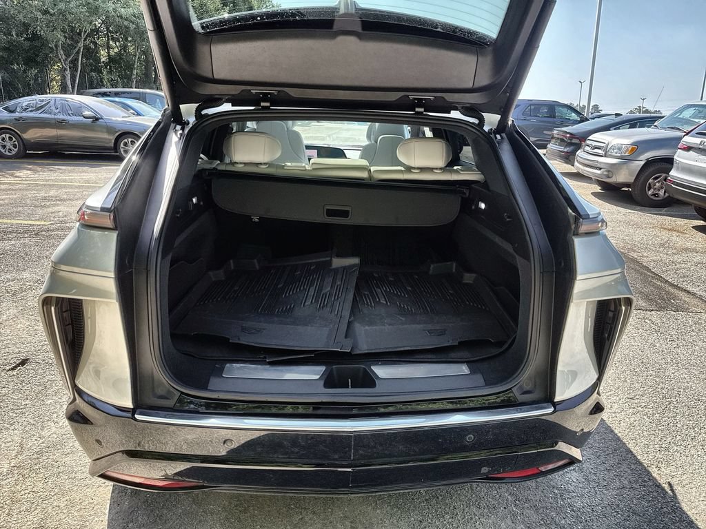 Used 2024 Cadillac Lyriq Luxury AWD/4WD image 21