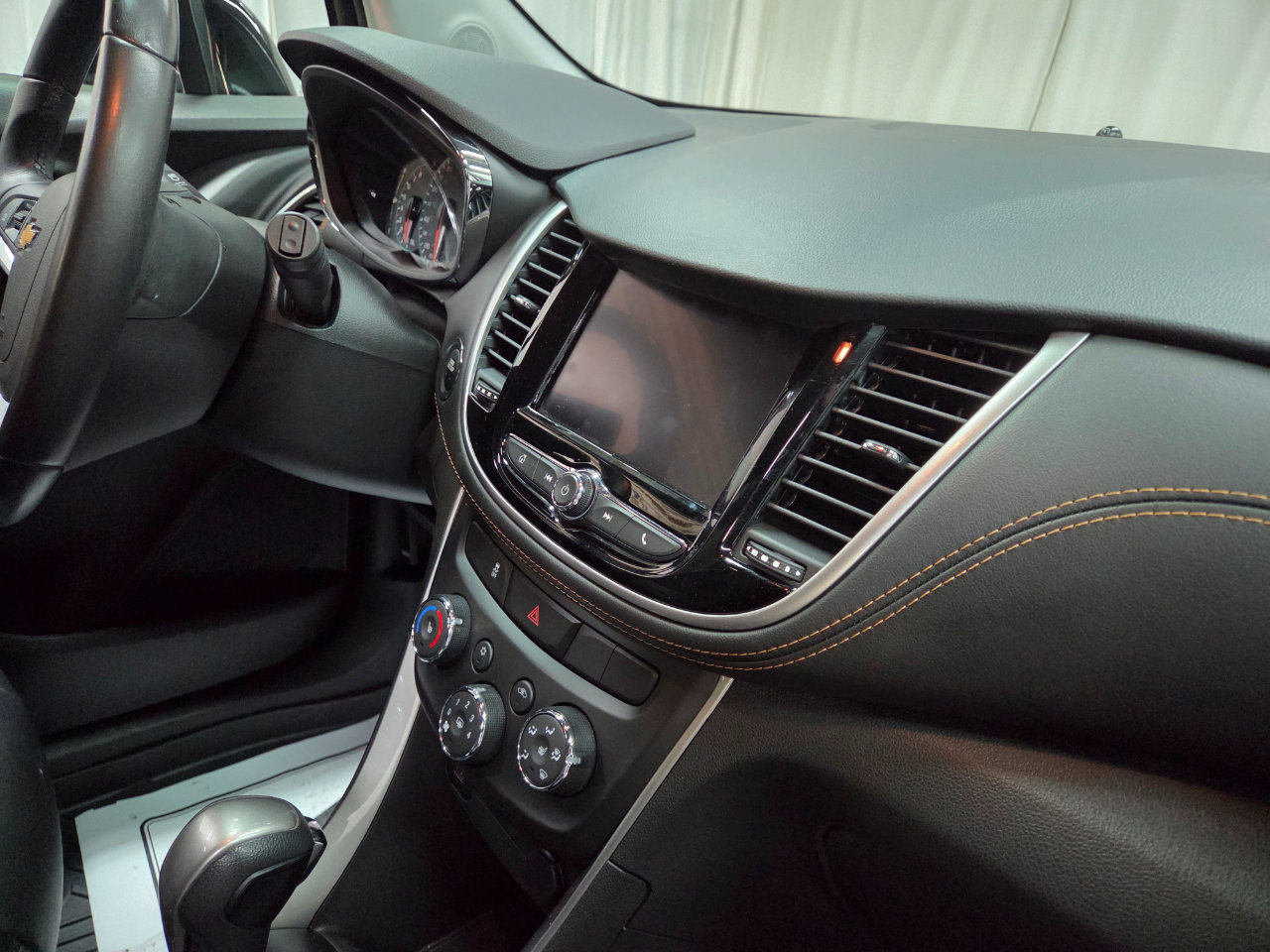 Used 2021 Chevrolet Trax LT w/ Premium Seat Package image 29