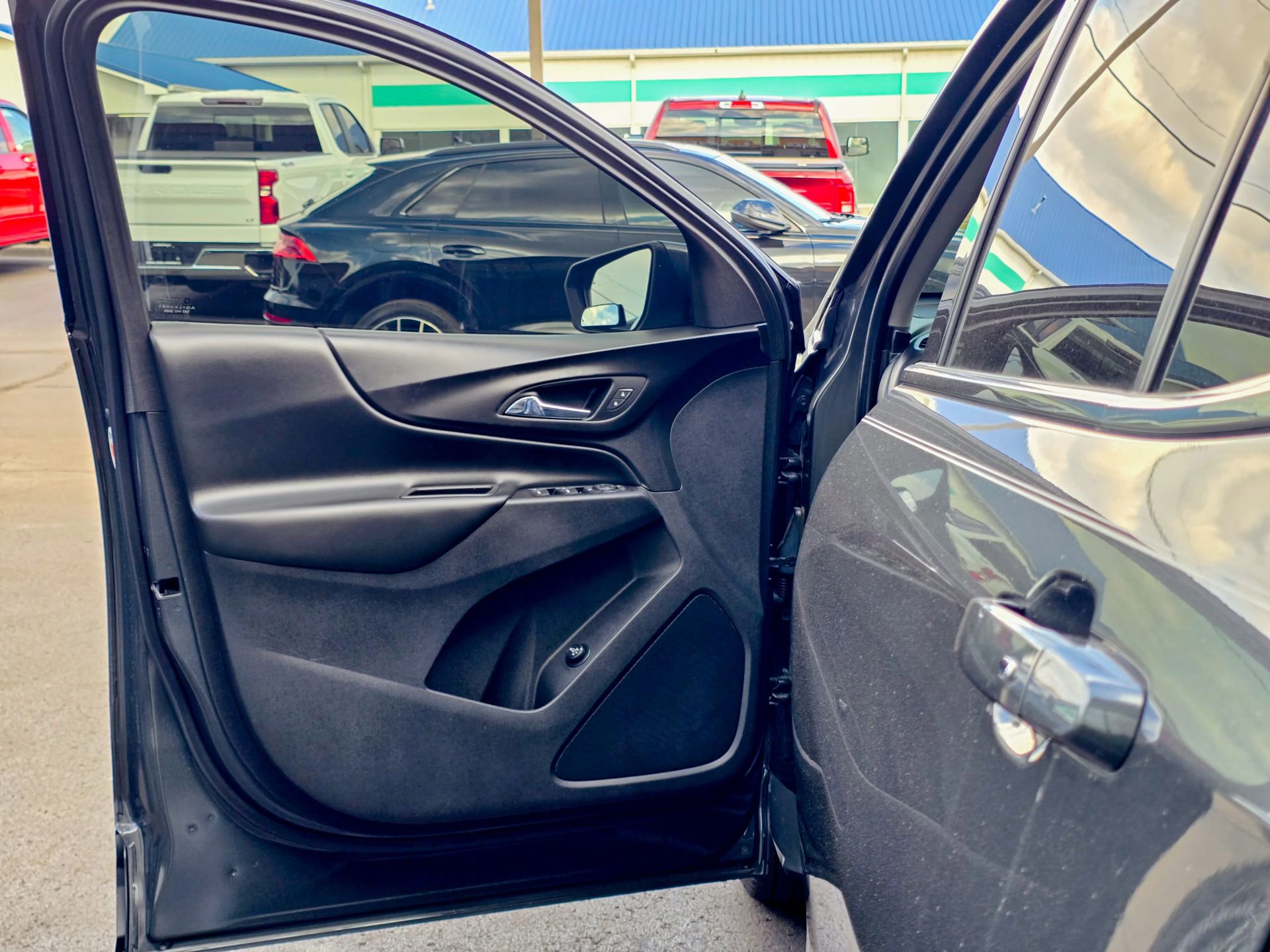 Used 2018 Chevrolet Equinox LT image 21