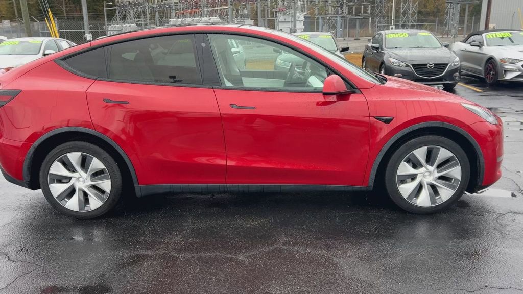 Used 2022 Tesla Model Y Long Range image 9