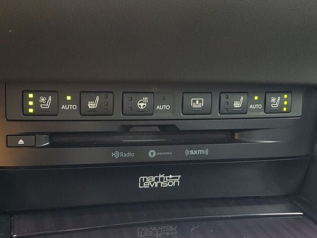Used 2021 Lexus ES 300h Ultra Luxury w/ Accessory Package FWD image 29