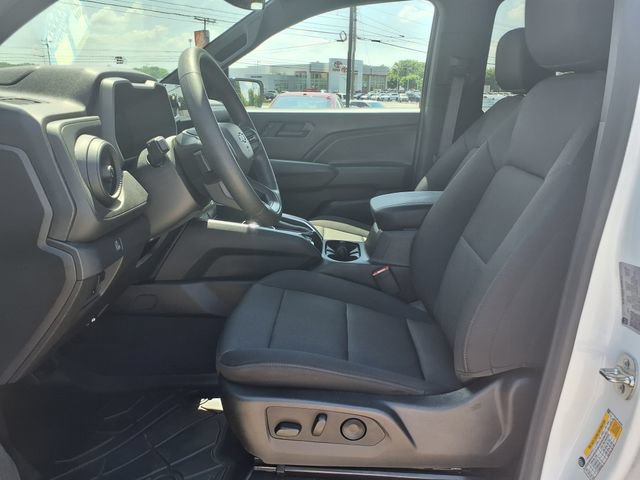 Used 2024 Chevrolet Colorado Trail Boss w/ Advanced Trailering Package AWD/4WD image 3