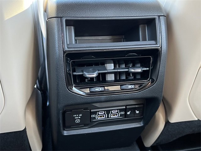 Used 2024 Jeep Grand Cherokee Limited image 37