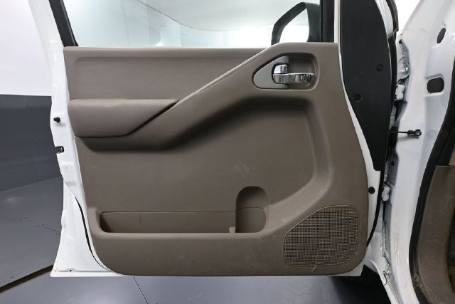 Used 2014 Nissan Frontier SV AWD/4WD image 13