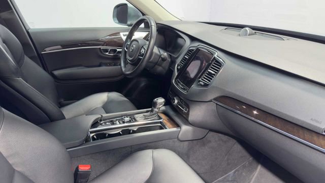 Used 2016 Volvo XC90 T6 Momentum w/ Momentum Plus Package image 12