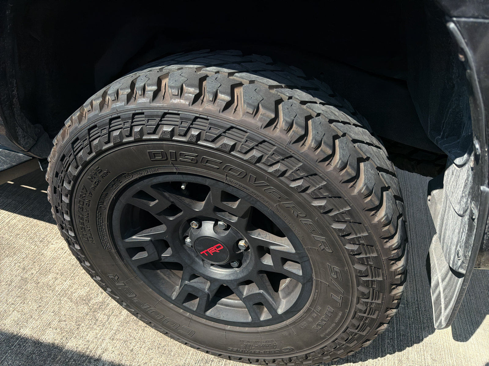 Used 2015 Toyota 4Runner SR5 AWD/4WD image 30