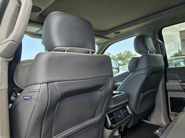 New 2026 Ford F250 Platinum w/ Platinum Plus Package AWD/4WD image 16