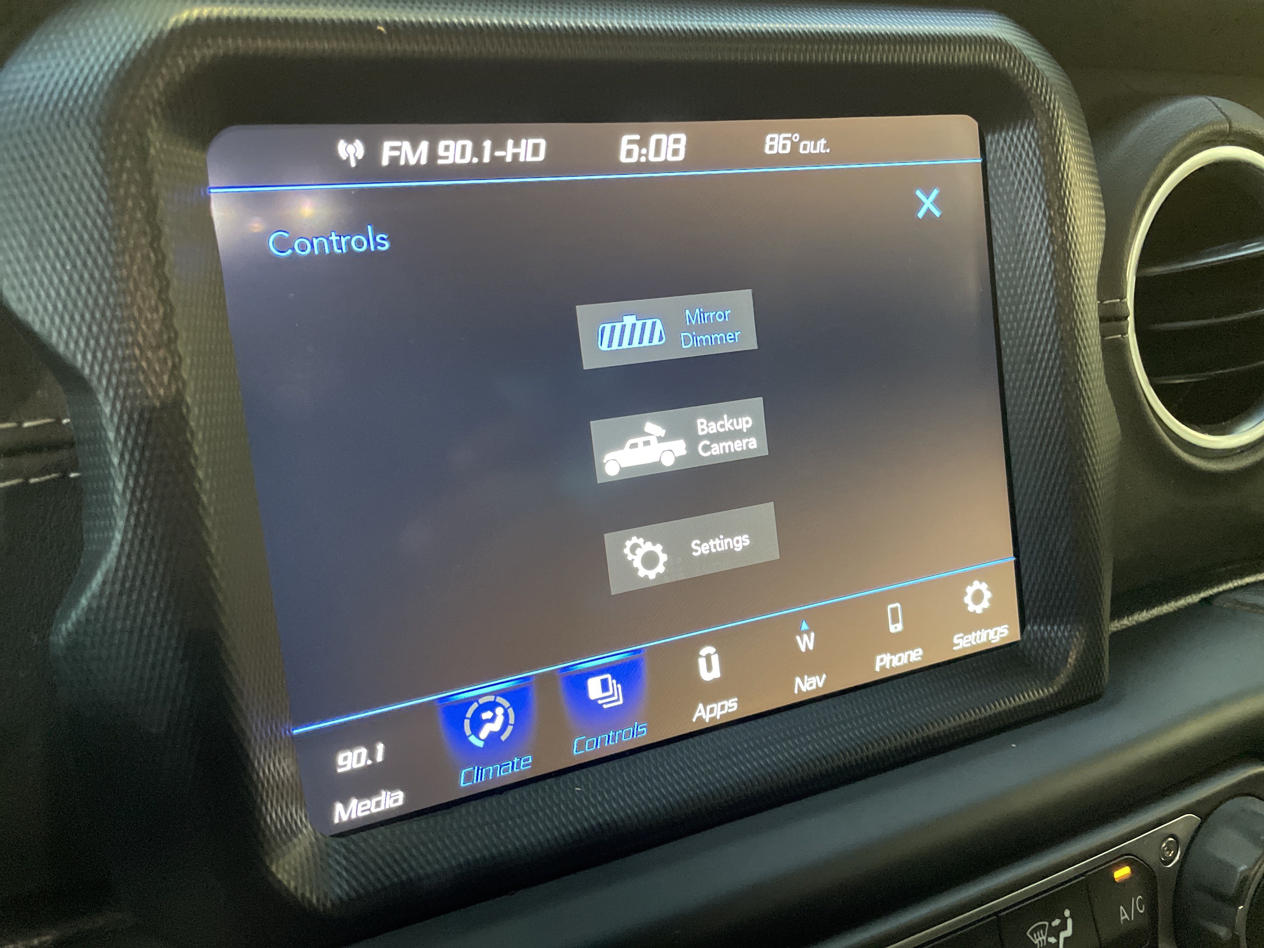 Used 2021 Jeep Gladiator Overland w/ Popular Equipment Package AWD/4WD image 25