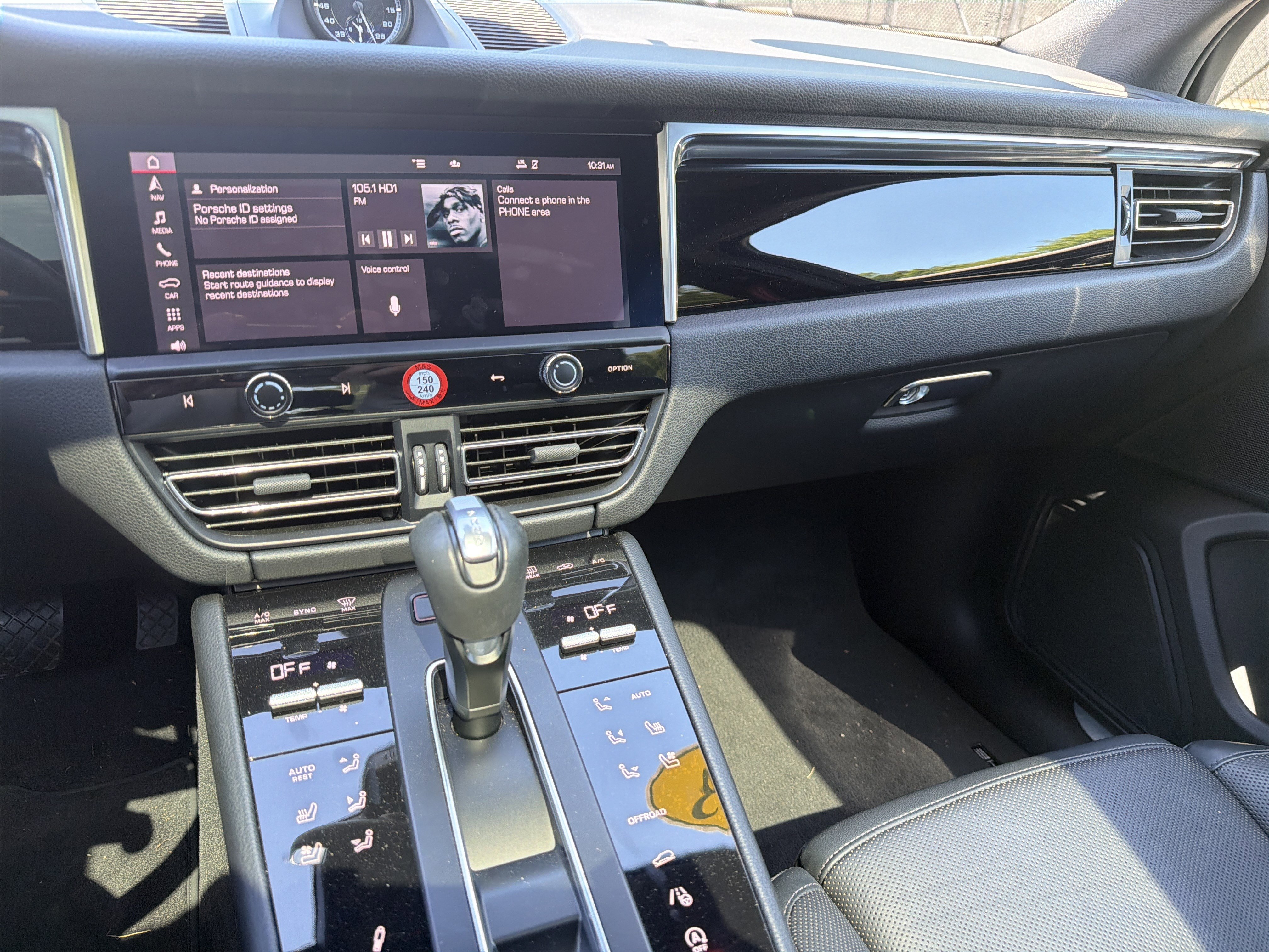 Used 2023 Porsche Macan S AWD/4WD image 22