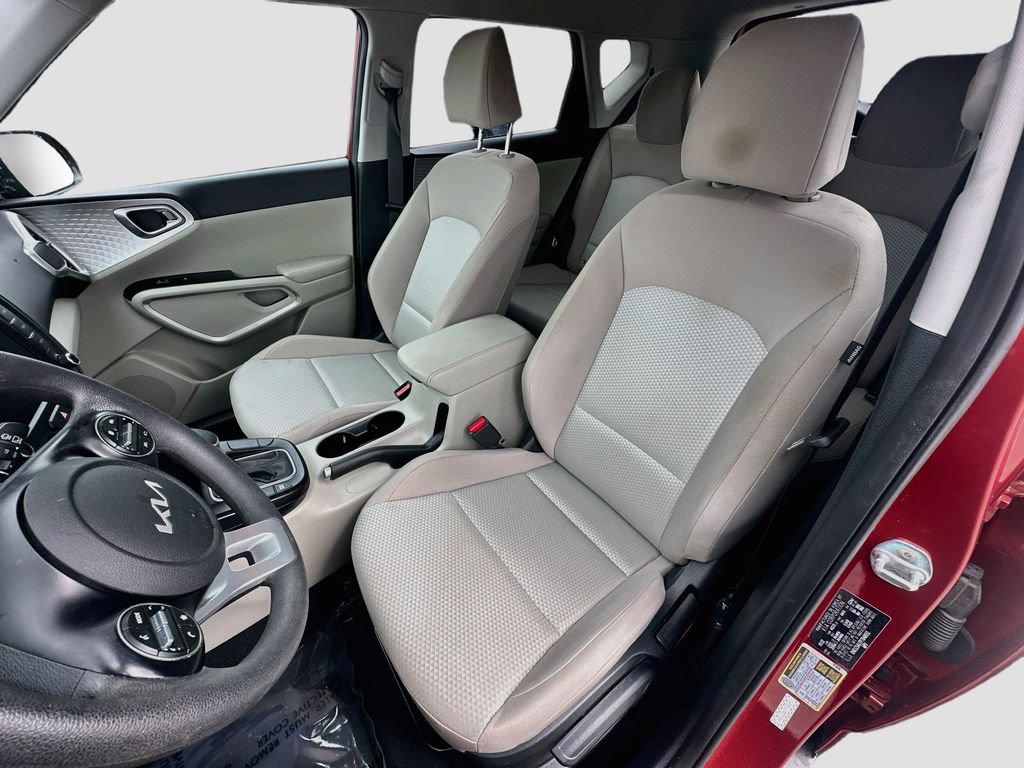 Used 2023 Kia Soul LX w/ LX Technology Package FWD image 19