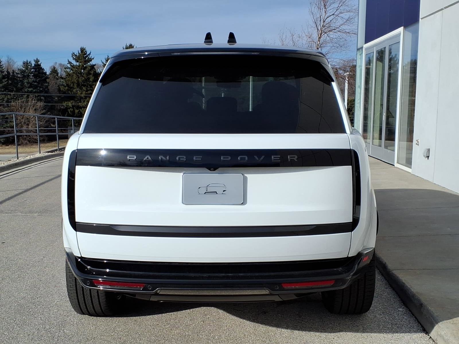 New 2026 Land Rover Range Rover SE image 4
