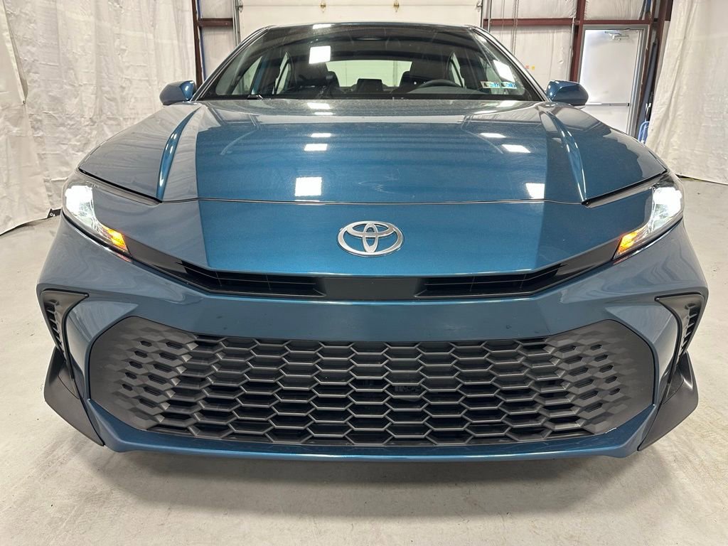 Used 2026 Toyota Camry SE FWD image 2