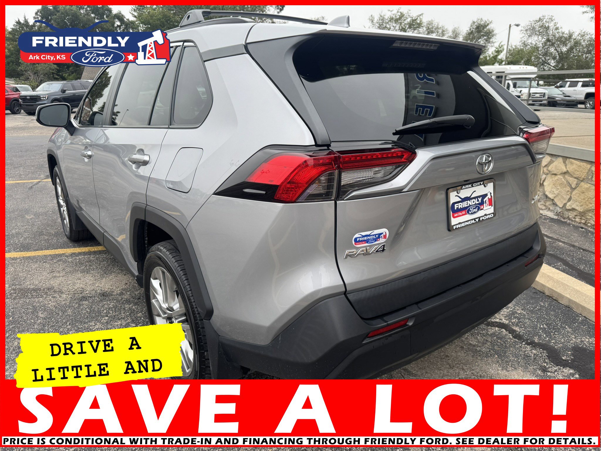 Used 2020 Toyota RAV4 XLE Premium image 3