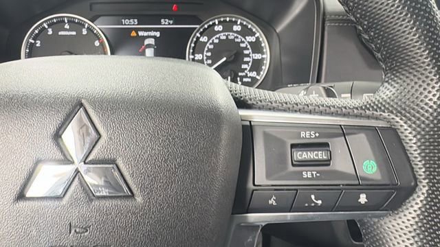 Used 2023 Mitsubishi Outlander SE image 24