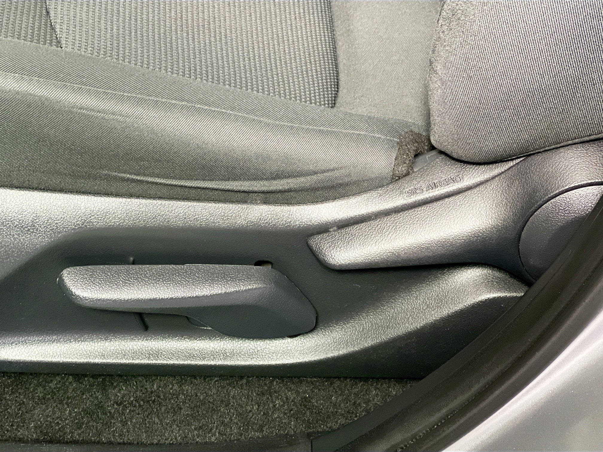 Used 2020 Toyota RAV4 LE image 15