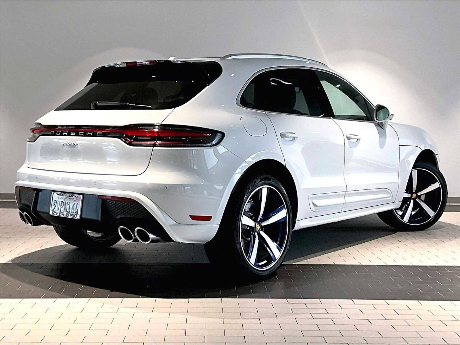 Used 2025 Porsche Macan image 10