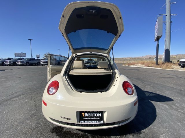 Used 2008 Volkswagen Beetle S FWD image 22
