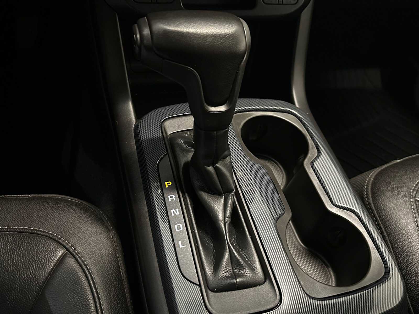 Used 2019 Chevrolet Colorado Z71 w/ Z71 Midnight Edition image 17