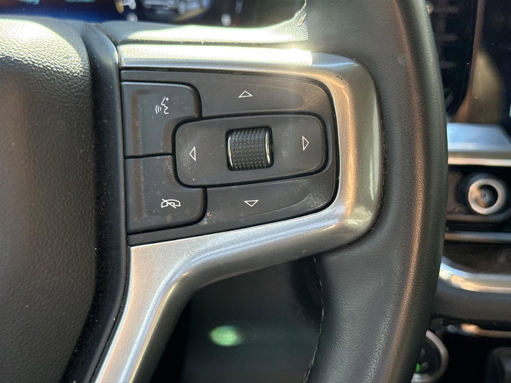Used 2025 Chevrolet Silverado 1500 LT image 33